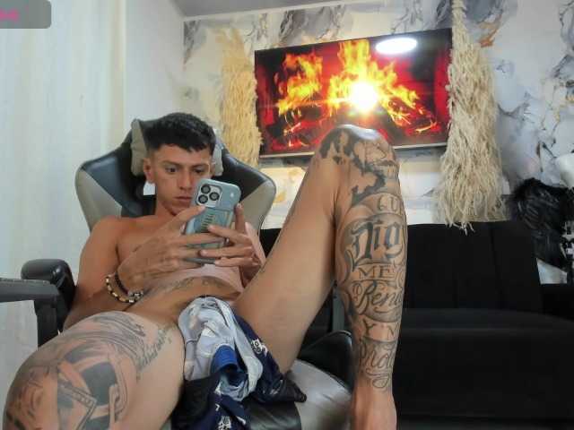 andy-dwels777