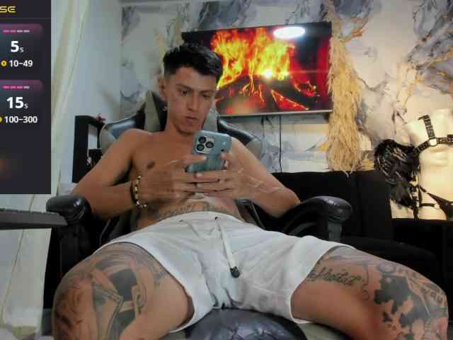 andy-dwels777