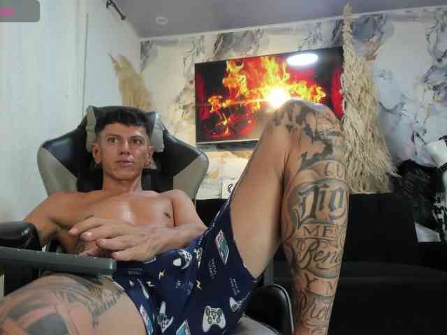 andy-dwels777