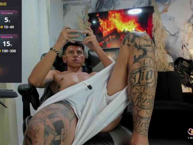 andy-dwels777