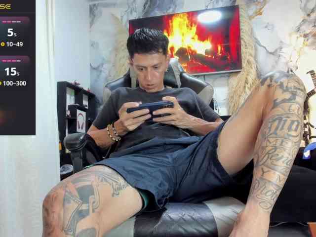 andy-dwels777