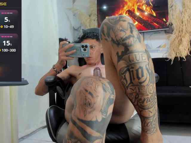 andy-dwels777