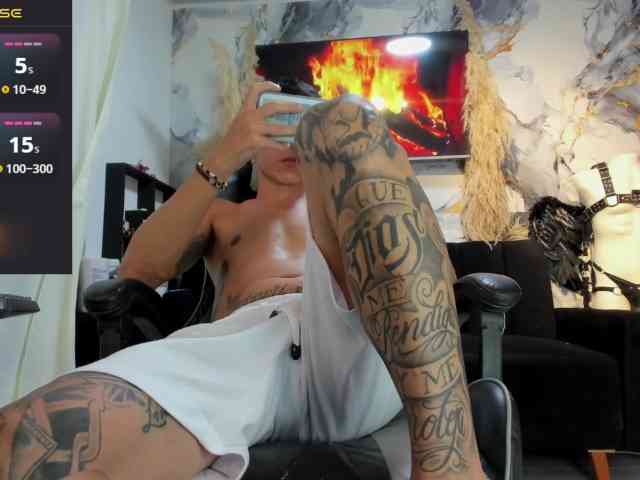 andy-dwels777