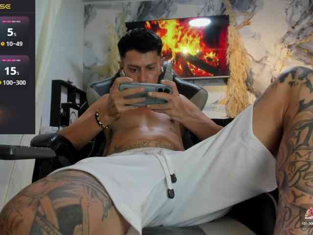 andy-dwels777