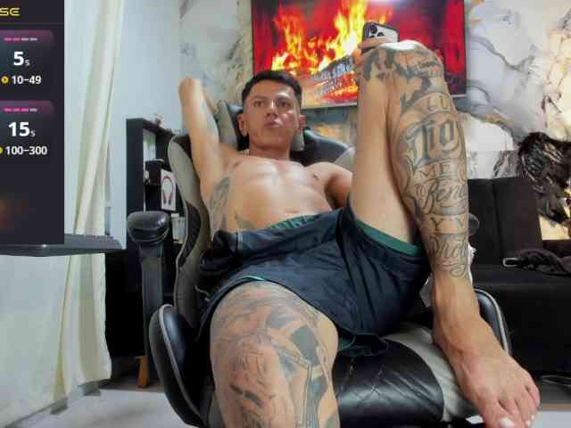 andy-dwels777
