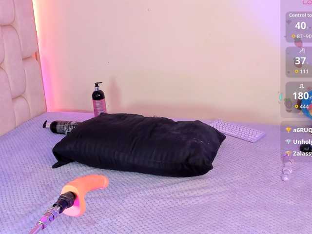 im-foxy011 live cam on BongaCams