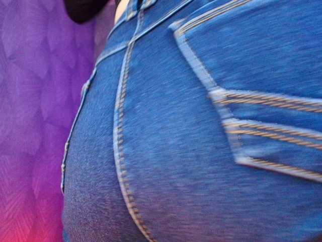 AnnaliOlsenX live cam on BongaCams