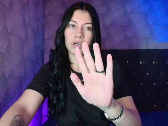 AnnaliOlsenX webcam