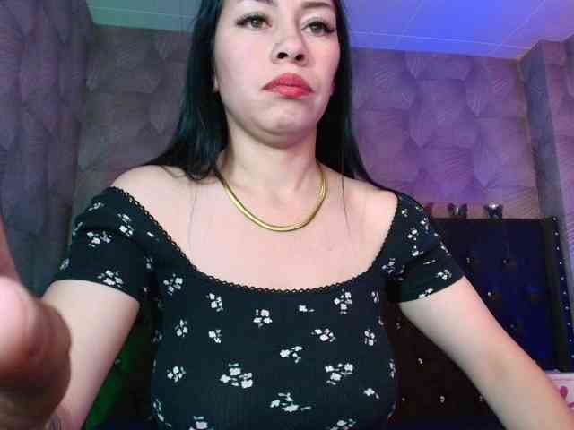 AnnaliOlsenX AnnaliOlsenX