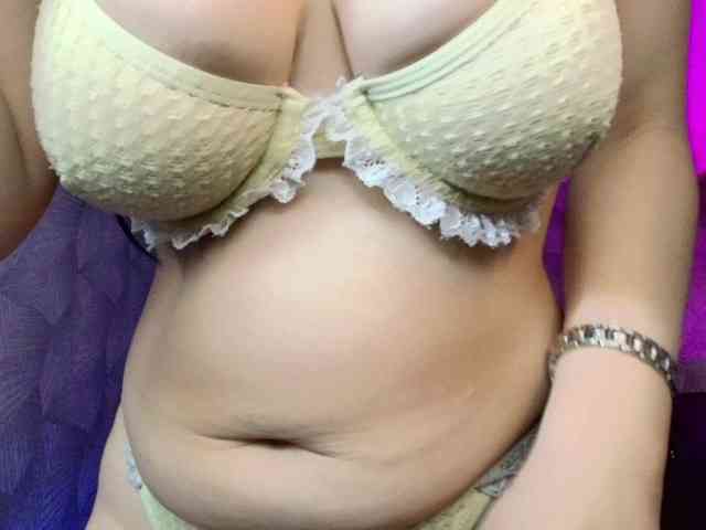 AnnaliOlsenX webcam