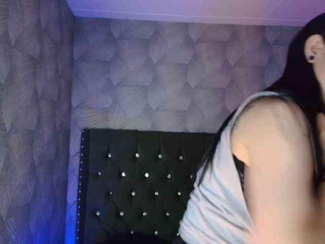 AnnaliOlsenX webcam