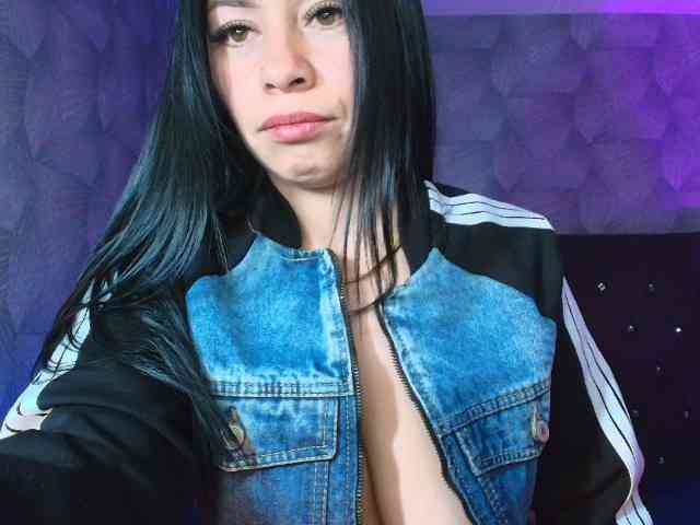 AnnaliOlsenX webcam