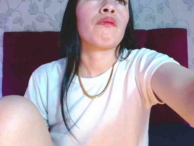 AnnaliOlsenX Live Webcam on BongaCams