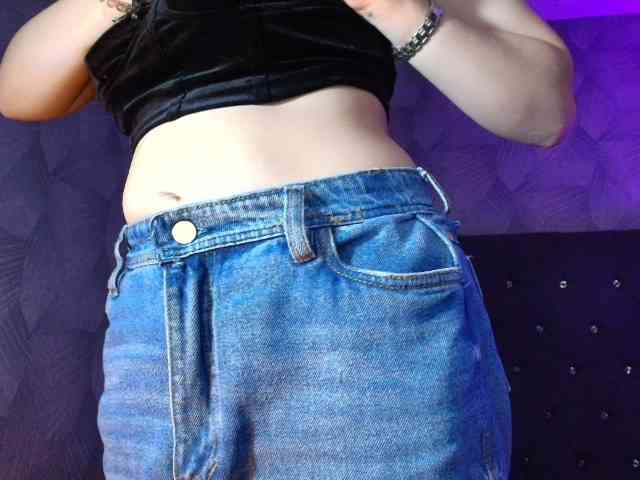 AnnaliOlsenX webcam