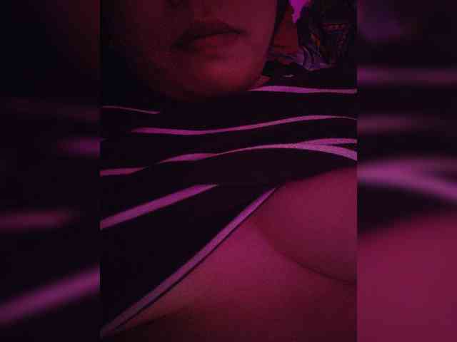 RossyLove webcam