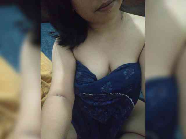 RossyLove webcam