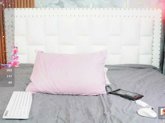 Indiancutiie live cam on BongaCams