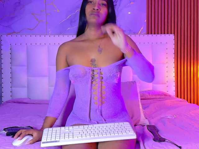 Indiancutiie's BongaCams show and profile