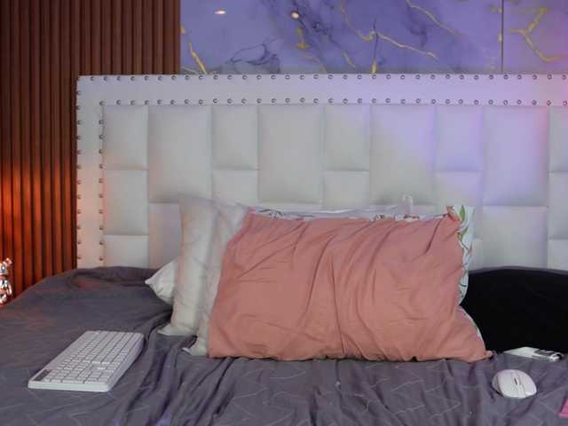 Indiancutiie live cam on BongaCams