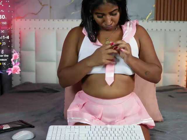 Indiancutiie live cam on BongaCams