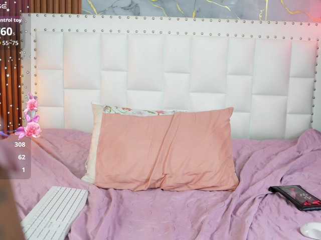 Indiancutiie live cam on BongaCams