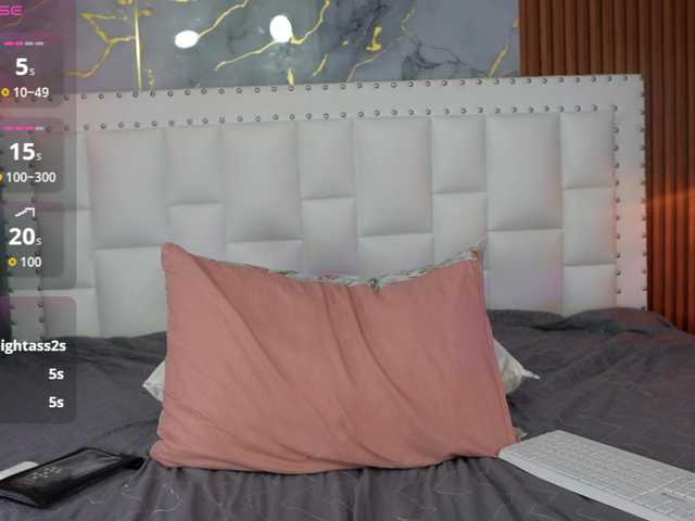 Indiancutiie live cam on BongaCams