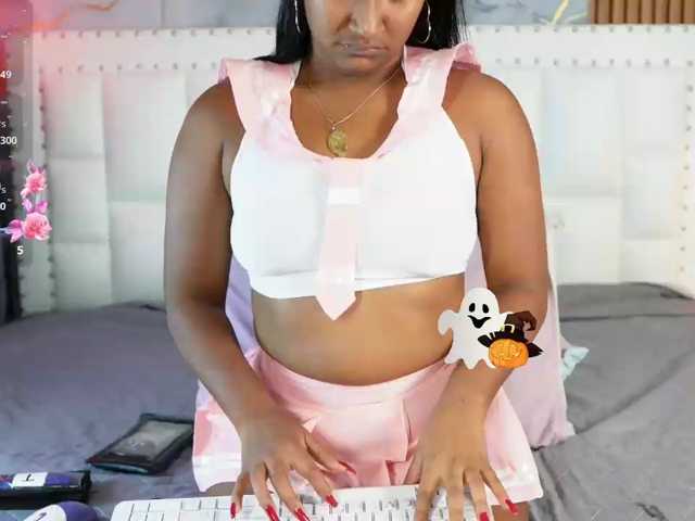 Indiancutiie live cam on BongaCams