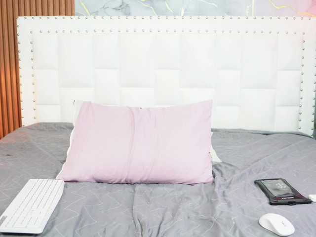 Indiancutiie live cam on BongaCams