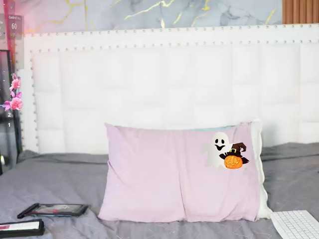 Indiancutiie live cam on BongaCams