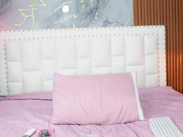 Indiancutiie live cam on BongaCams