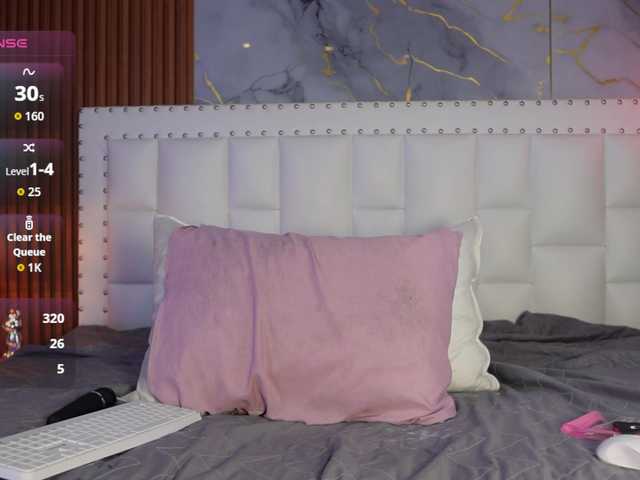 Indiancutiie live cam on BongaCams