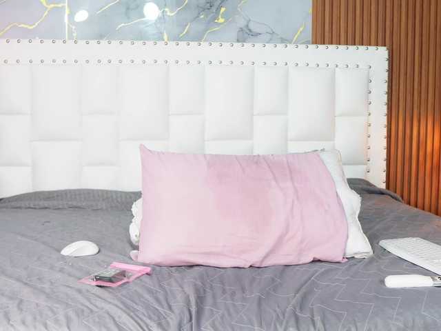 Indiancutiie live cam on BongaCams