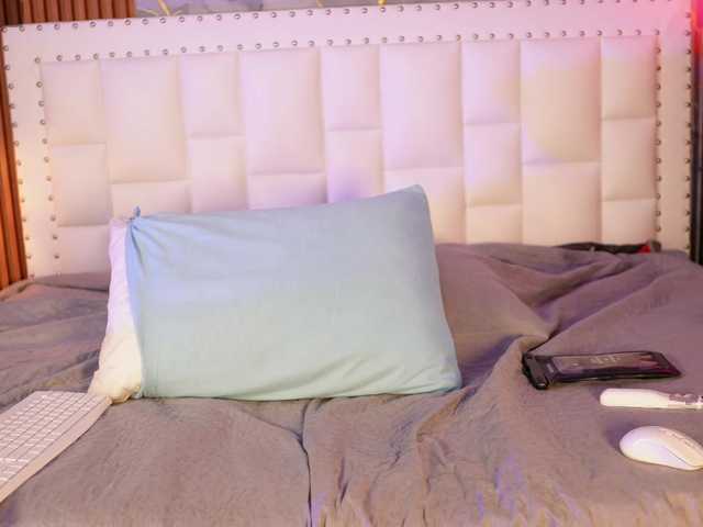 Indiancutiie live cam on BongaCams