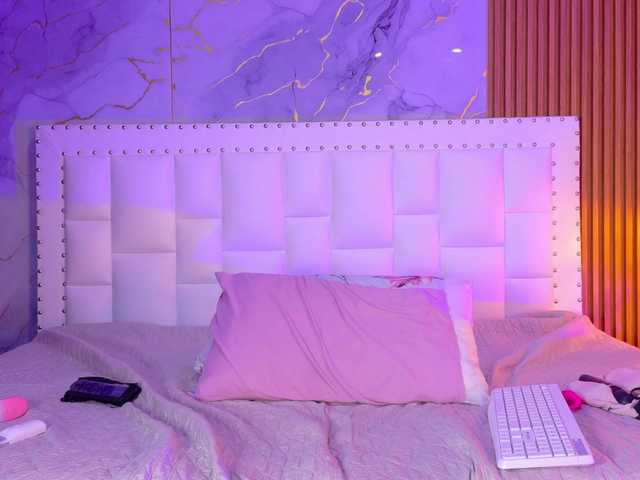 Indiancutiie's BongaCams show and profile