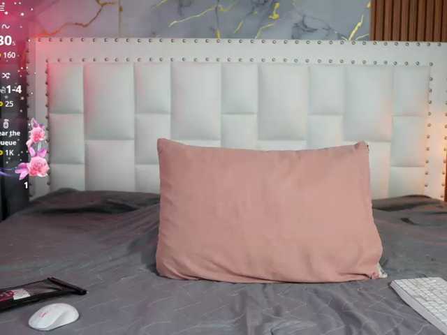 Indiancutiie live cam on BongaCams