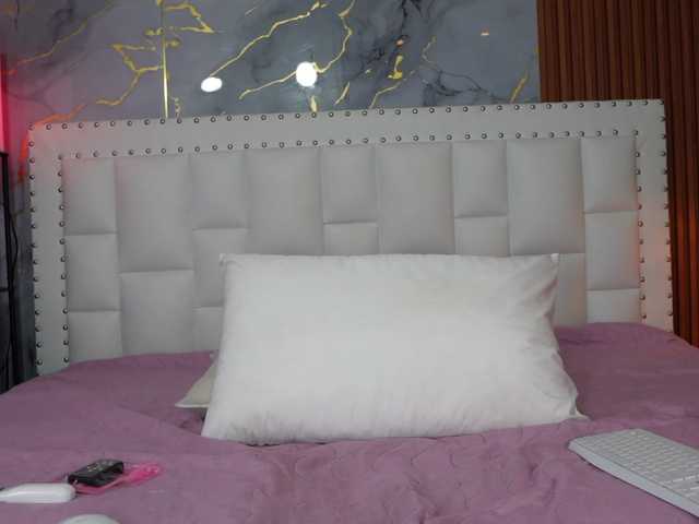 Indiancutiie live cam on BongaCams