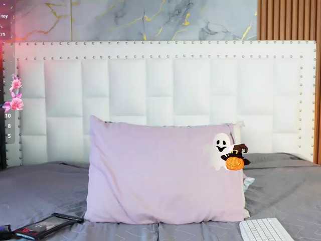 Indiancutiie live cam on BongaCams