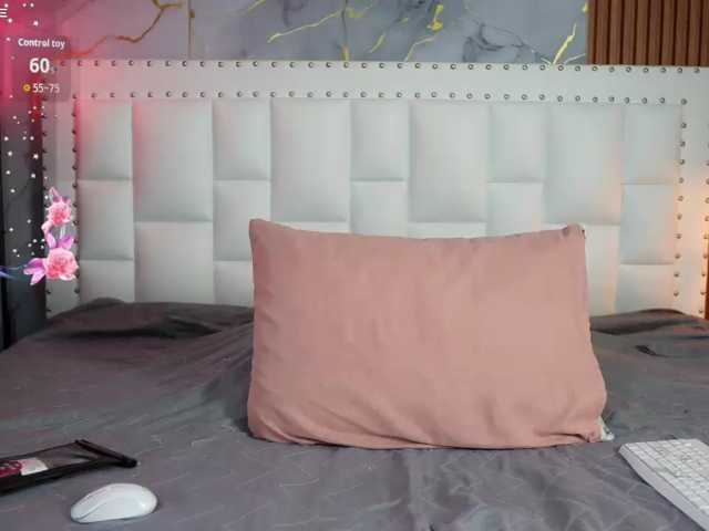 Indiancutiie live cam preview