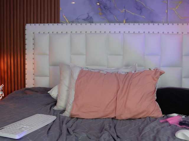 Indiancutiie live cam on BongaCams
