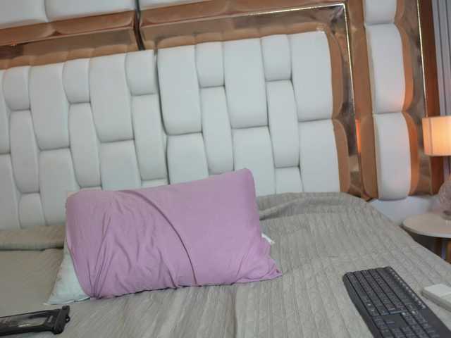 Indiancutiie live cam on BongaCams