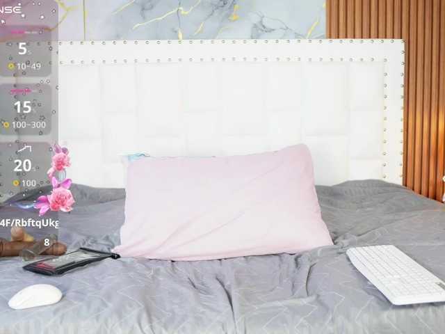 Indiancutiie live cam on BongaCams