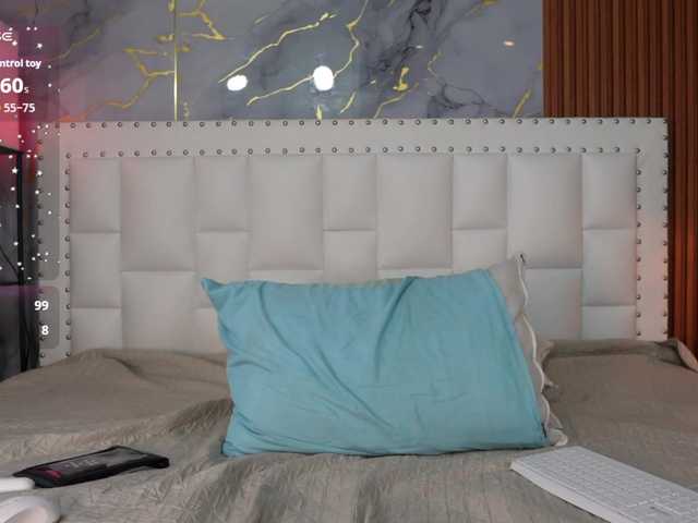 Indiancutiie live cam on BongaCams