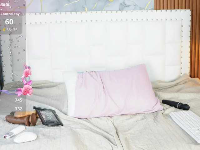 Indiancutiie live cam on BongaCams
