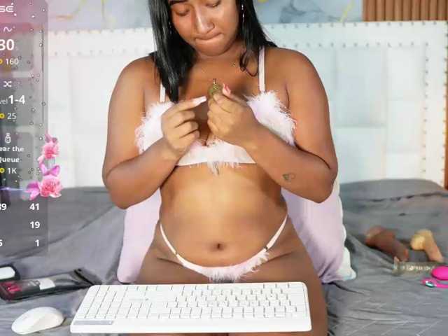 Indiancutiie live cam on BongaCams