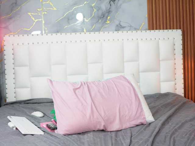 Indiancutiie live cam on BongaCams