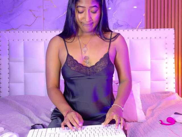 Indiancutiie's BongaCams show and profile