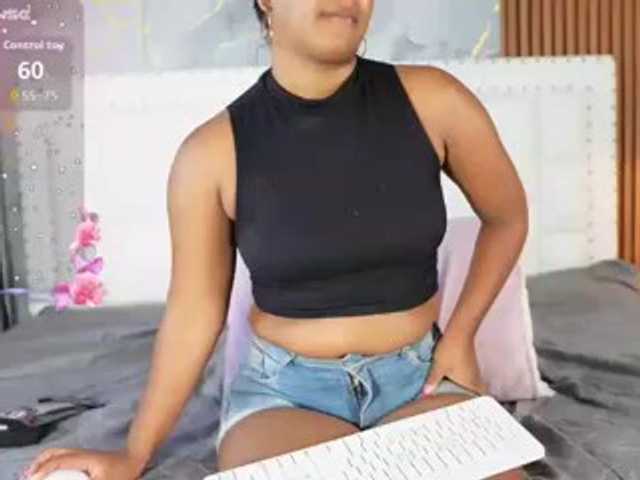 Indiancutiie live cam on BongaCams
