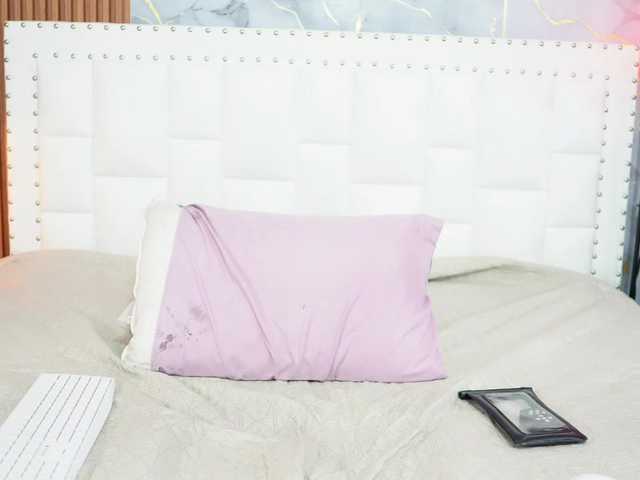 Indiancutiie live cam on BongaCams