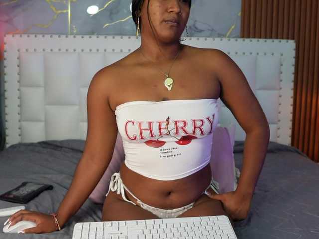 Indiancutiie live cam on BongaCams