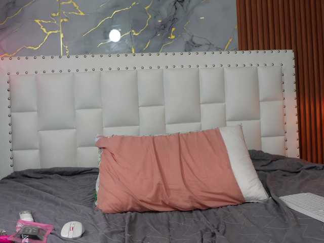 Indiancutiie live cam on BongaCams